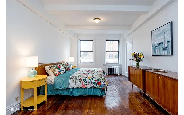 Sold by Douglas Elliman | media 21