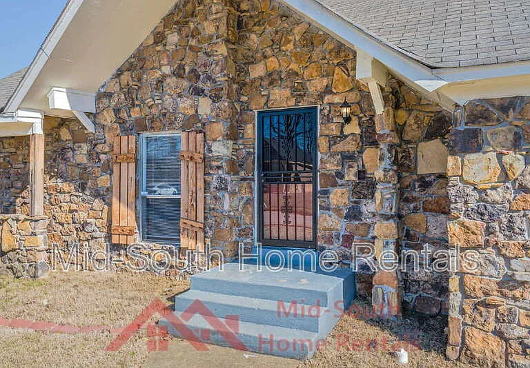 5164 Brushwood Dr — Photo 4