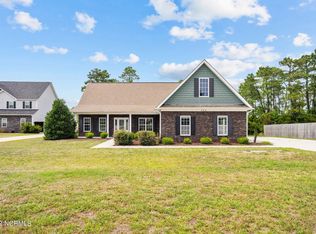 356 Inverness Dr, Hubert, NC 28539