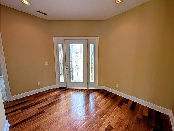 3rd image of 1407 Bearcreek Cir