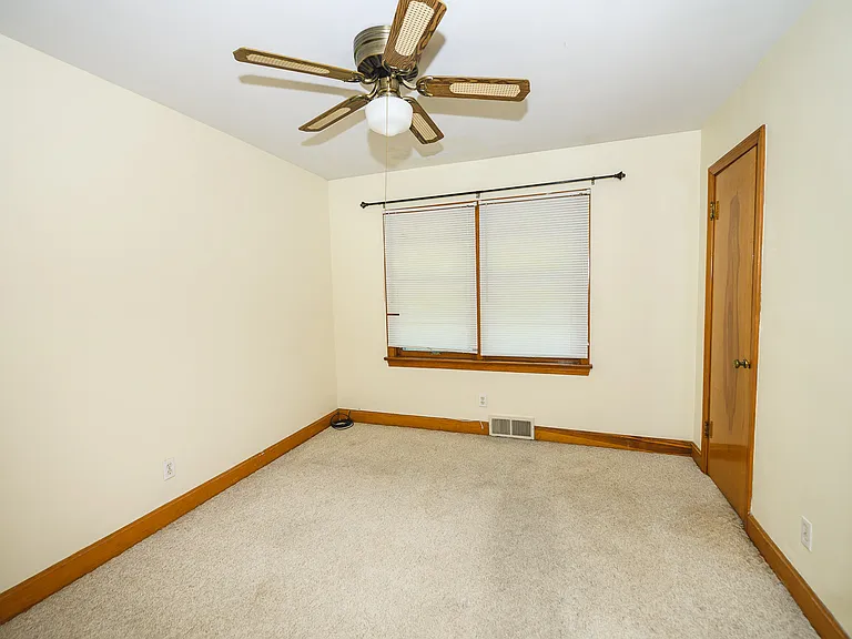 2709 Goldsmith Ln — Photo 17