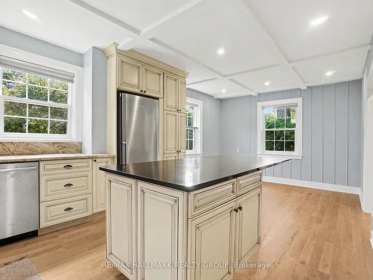 171 Minto Pl — Photo 9