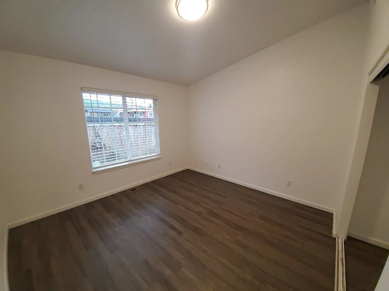 922 Crescent PRM: Andrew (3) — Photo 3