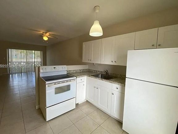 4th image of 1600 NE 114th St APT 104
