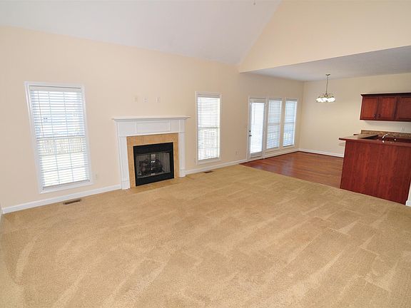 5th image of 3713 Meadow Knoll Ct