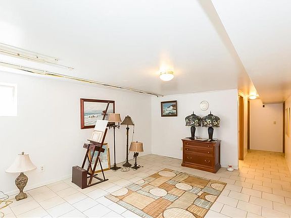 4th image of 825 NE 46th Ter