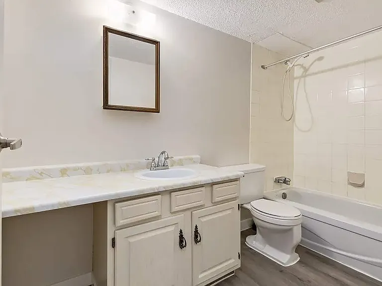 2399 Southview Dr SE — Photo 6