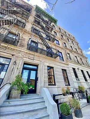 Rented by Artifact.co | media 26