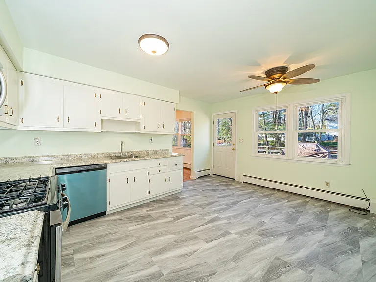 5 Dorchester Ave — Photo 8