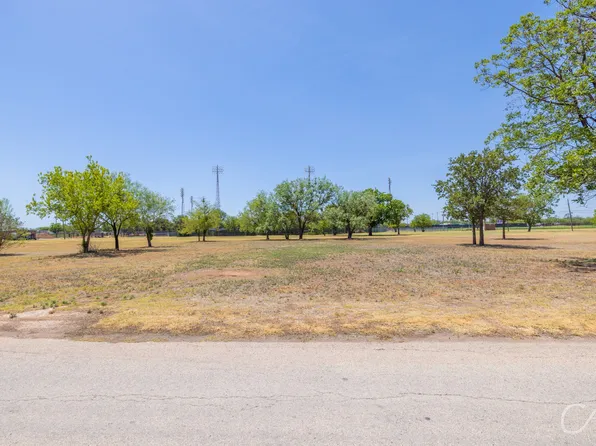 1417 Lowden St, Abilene, TX 79601