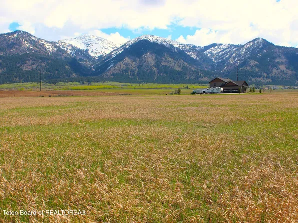 2 Bridgerview Dr, Thayne, WY 83127