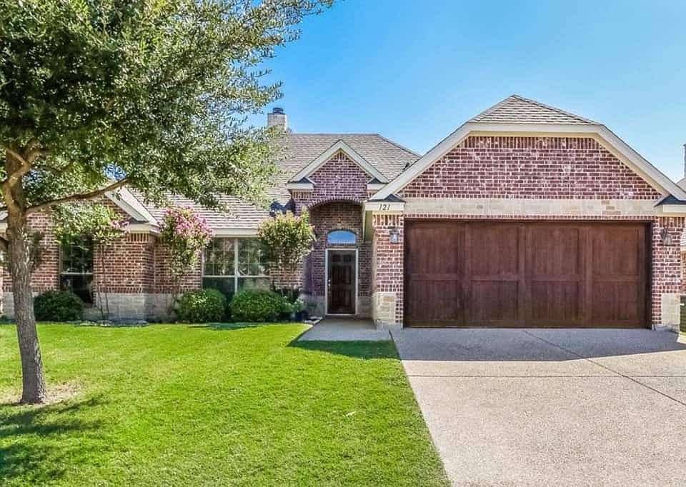 1st image of 121 Prairie Dunes Dr