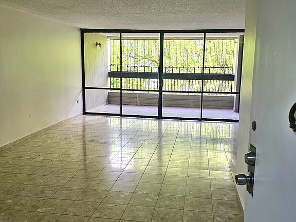 2nd image of 690 Cesar Gonzalez Parque De Las Fuentes