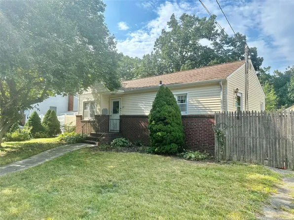 23 5th Street, Ronkonkoma, NY 11779