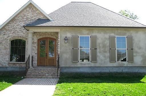 1st image of 320 Sharon Dr