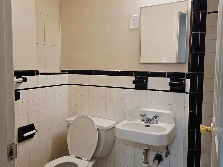 Glendale Apartments — Photo 31