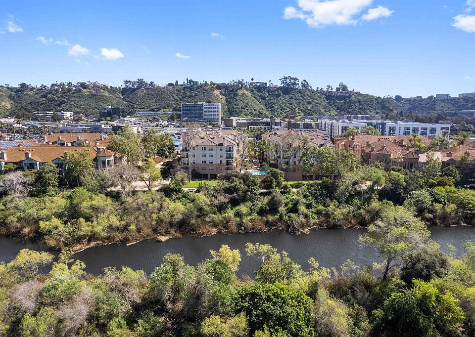 1st image of 680 Camino De La Reina APT 2112