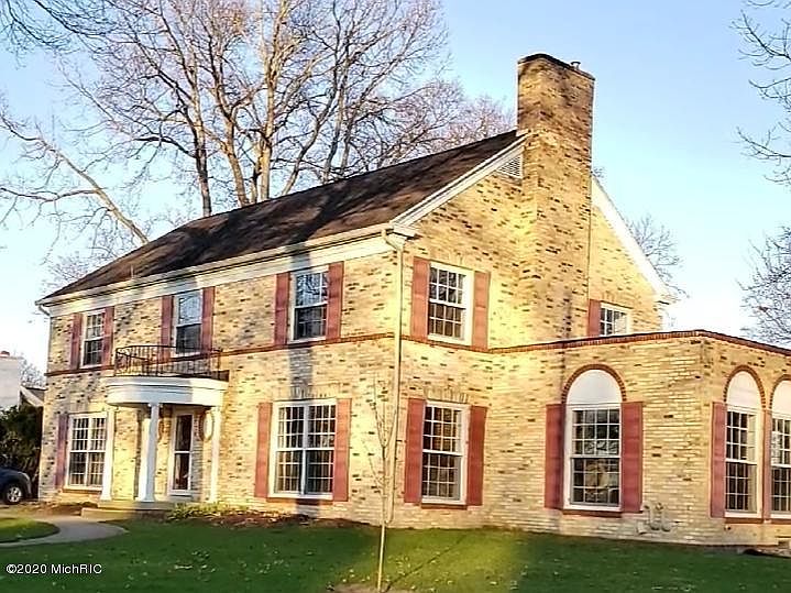 1st image of 1001 Moulton Ave