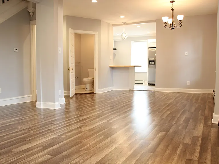 46 Franklin Ave — Photo 10