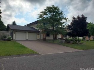 708 Hecla St, Hancock, MI 49930