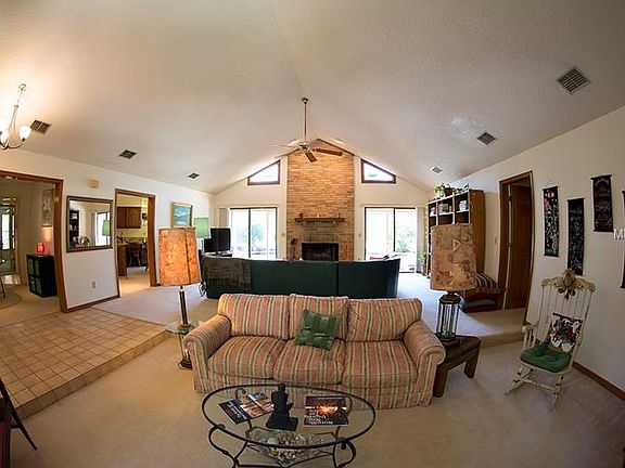 4th image of 8444 French Oak Dr