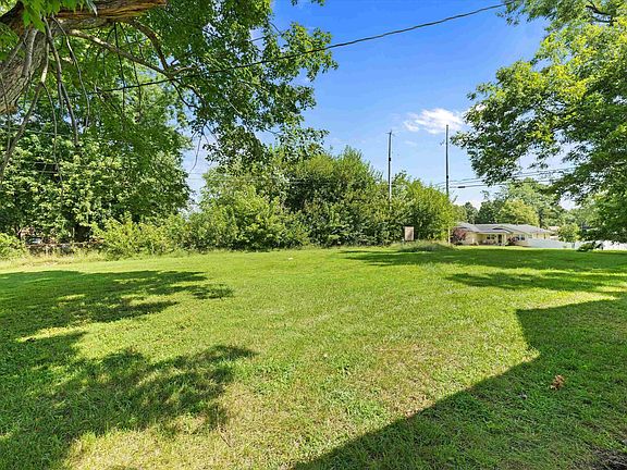 5th image of 8522 Windsor Dr