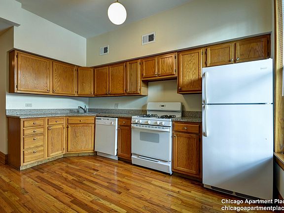 5th image of 2748 N Lincoln Ave