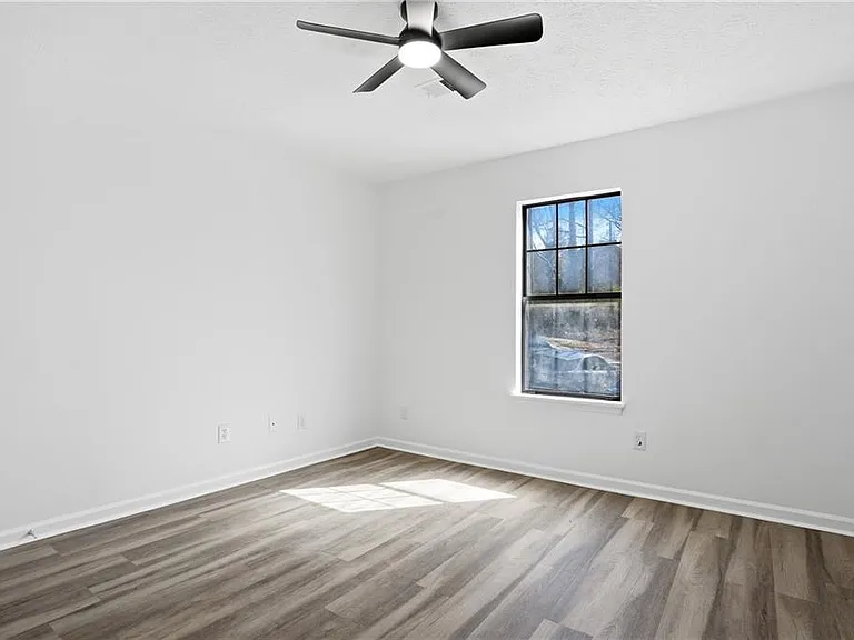 858 Ohara Dr — Photo 18