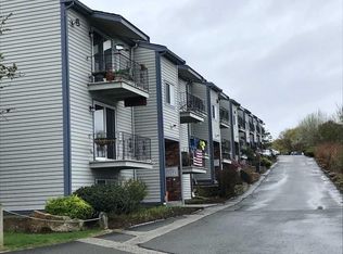 1173 Nantasket Ave APT 5, Hull, MA 02045