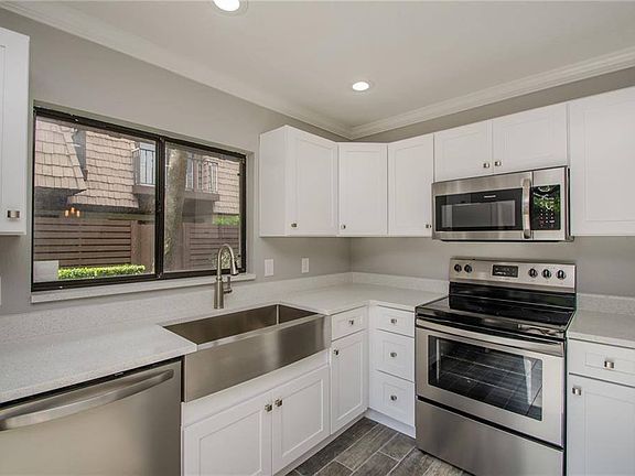 5th image of 15307 W Pond Woods Dr