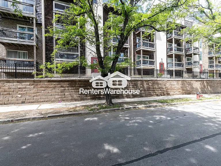4524 Holly St #22 — Photo 26