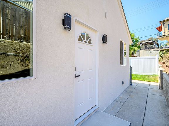 3rd image of 841 Irving Dr #101