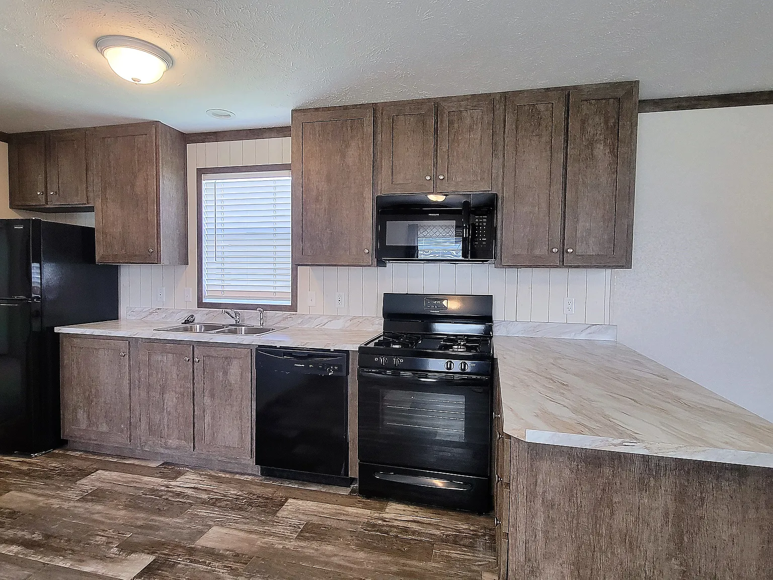 Move In This Month! — Photo 2