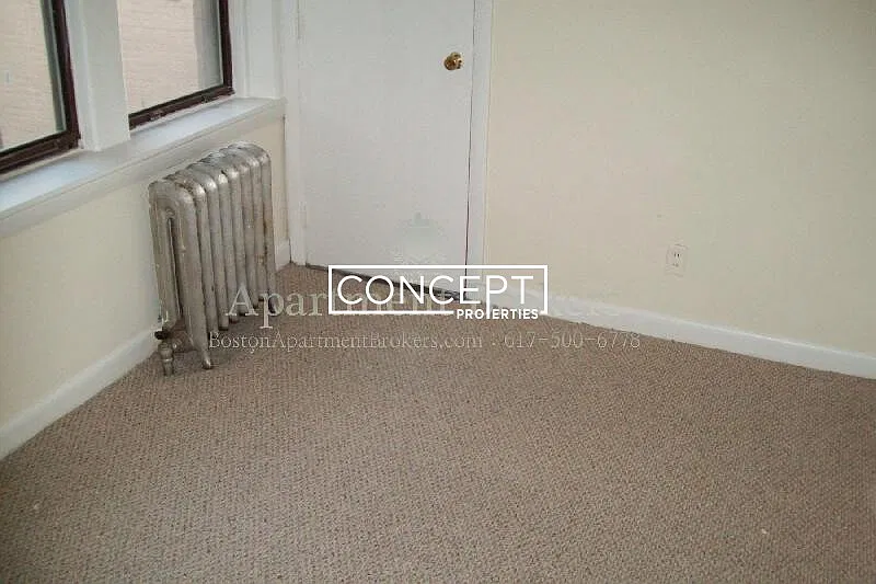 1135 Commonwealth Ave — Photo 4