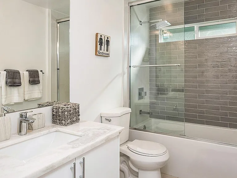 3002 Foothill Blvd — Photo 30
