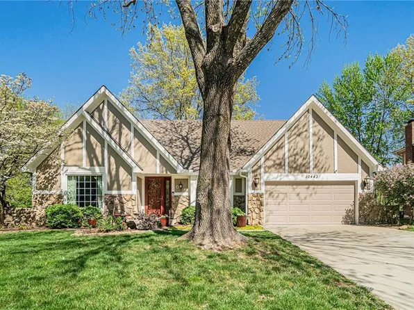 10443 Bradshaw St, Overland Park, KS 66215