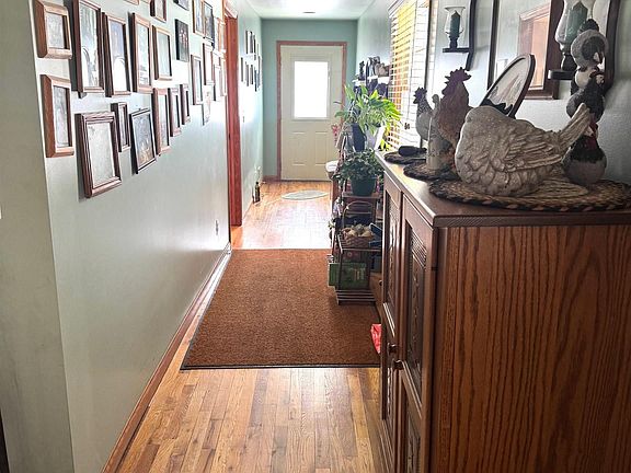 3rd image of 3915 Gregory Rd