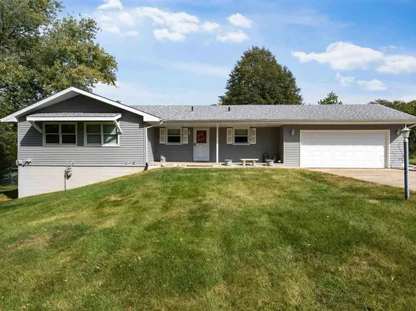3864 Martin Ln NE, Iowa City, IA 52240