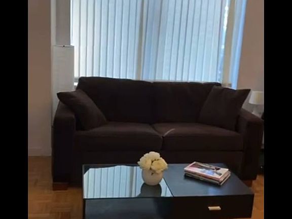 2nd image of 58 W 58th St APT 6F
