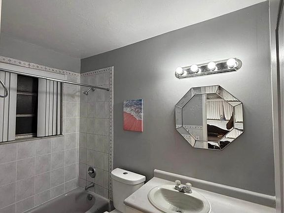 5th image of 3225 NW 48th St #1