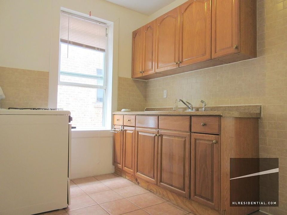 1st image of 2111 27th St APT D1