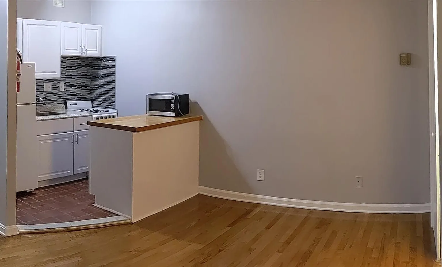 115 E Street SE Unit B - 1 — Photo 3