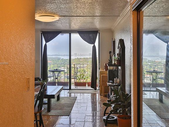 2nd image of 2350 NE 135th St APT 1506