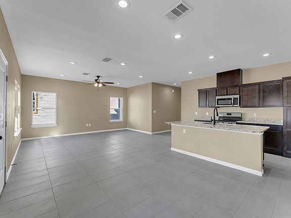 5th image of 2220 McArthur Avenue
