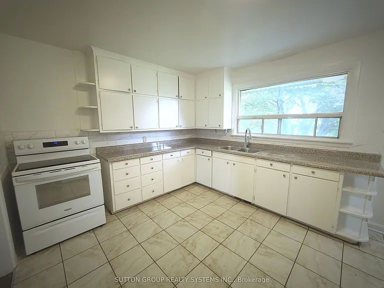 998 King Rd — Photo 8