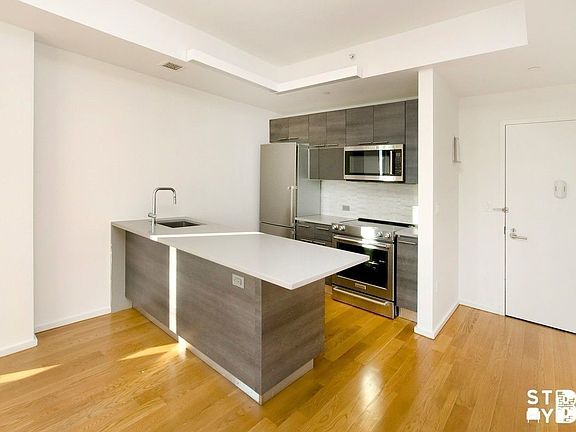 5th image of 172 Montague St #18AA