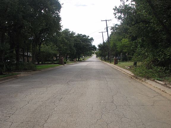 5th image of 3320 Grady St