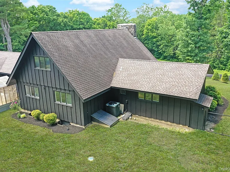 475 N Riverside Rd — Photo 46