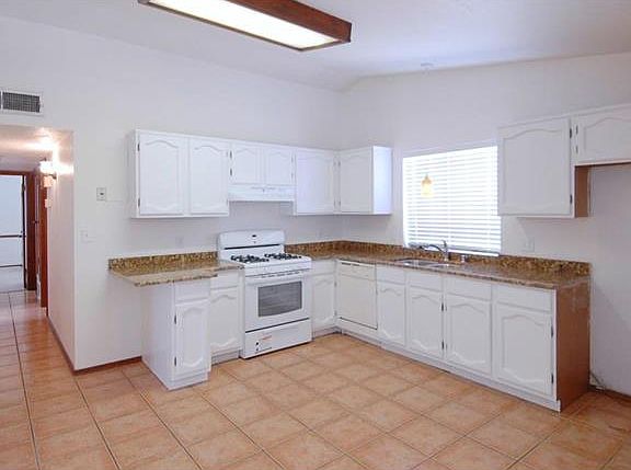 5th image of 1052 Quinault Dr