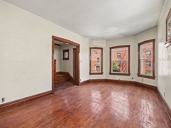 4th image of 4638 N Hamlin Ave